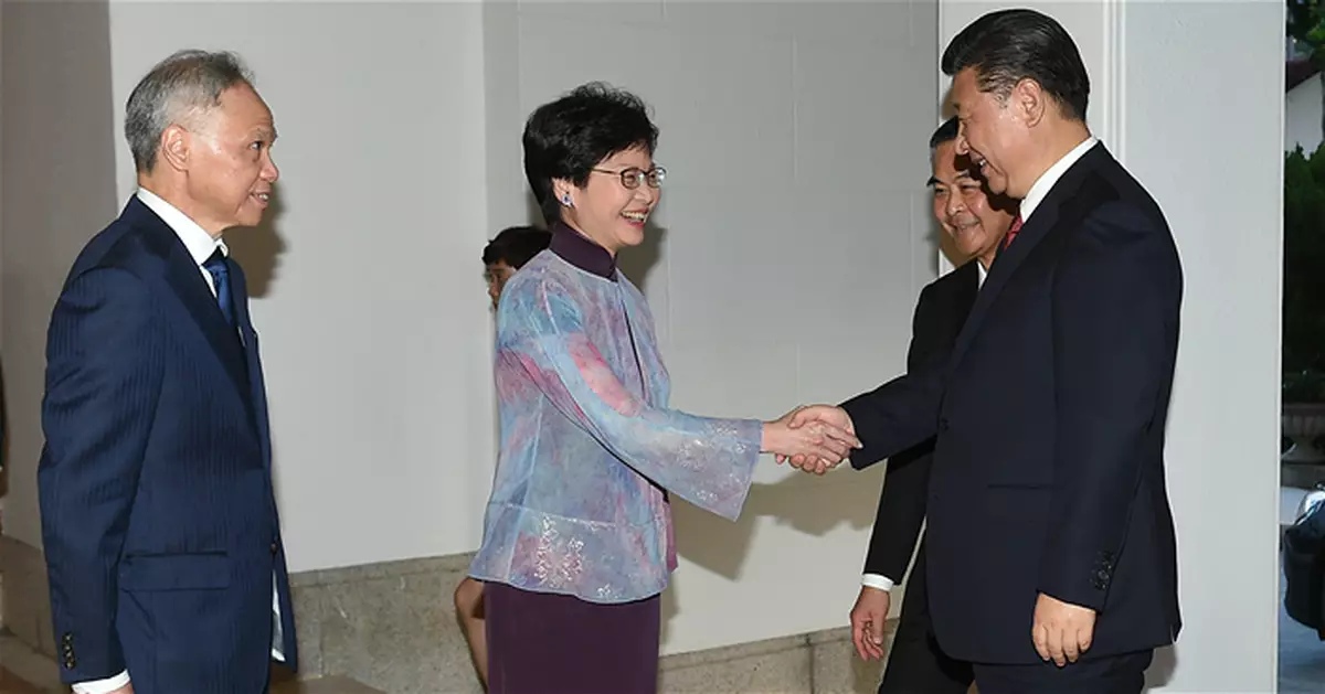 你估估應該點稱呼林鄭的老公？