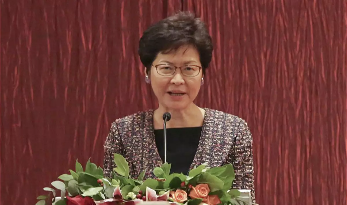 林鄭一日跑10場 鐵人做到病