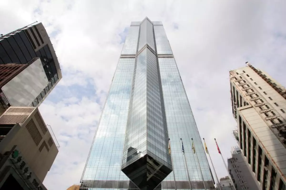 傳中環中心以402億高價易手 長實套現應有後著