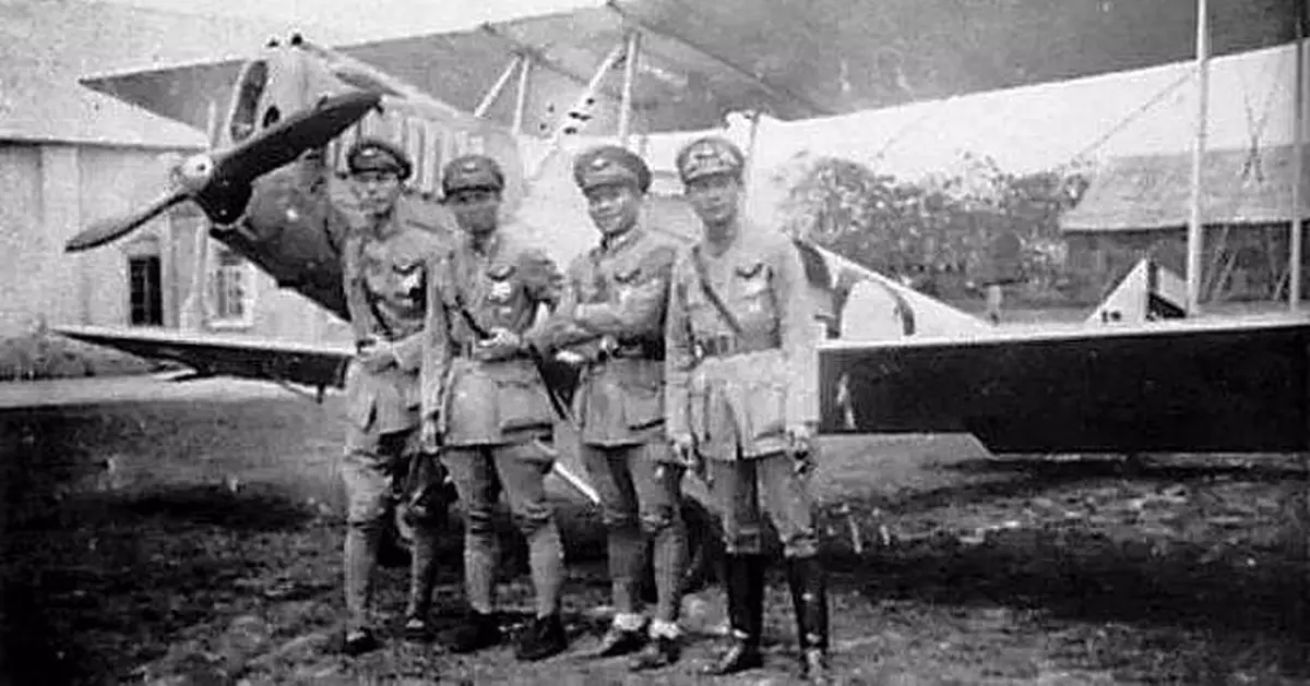 中國空軍首次空襲炸紫禁城 投三彈嚇透全皇宮