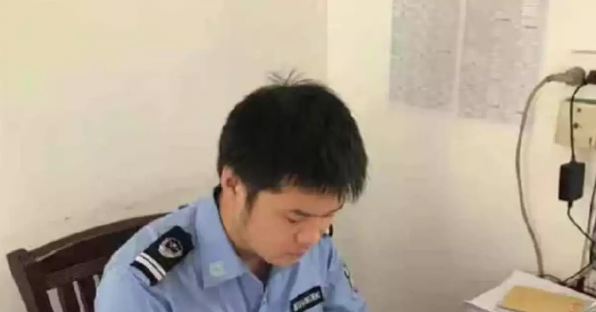 車裏有人！人群驚慌地呼喊……