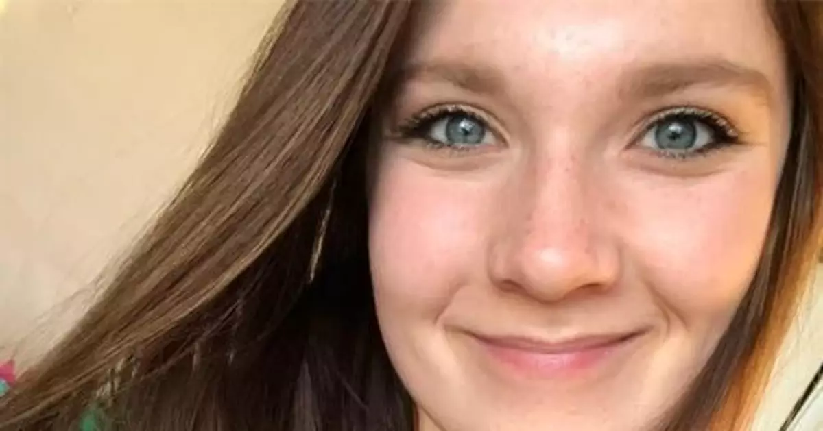 漂亮女老師傳裸照勾引學生 還邀玩裸體躲貓貓