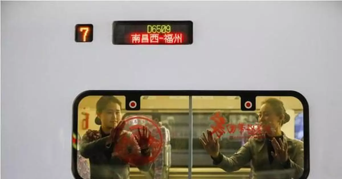 春運進節前高峰:今天鐵路預計發送旅客1003萬人次