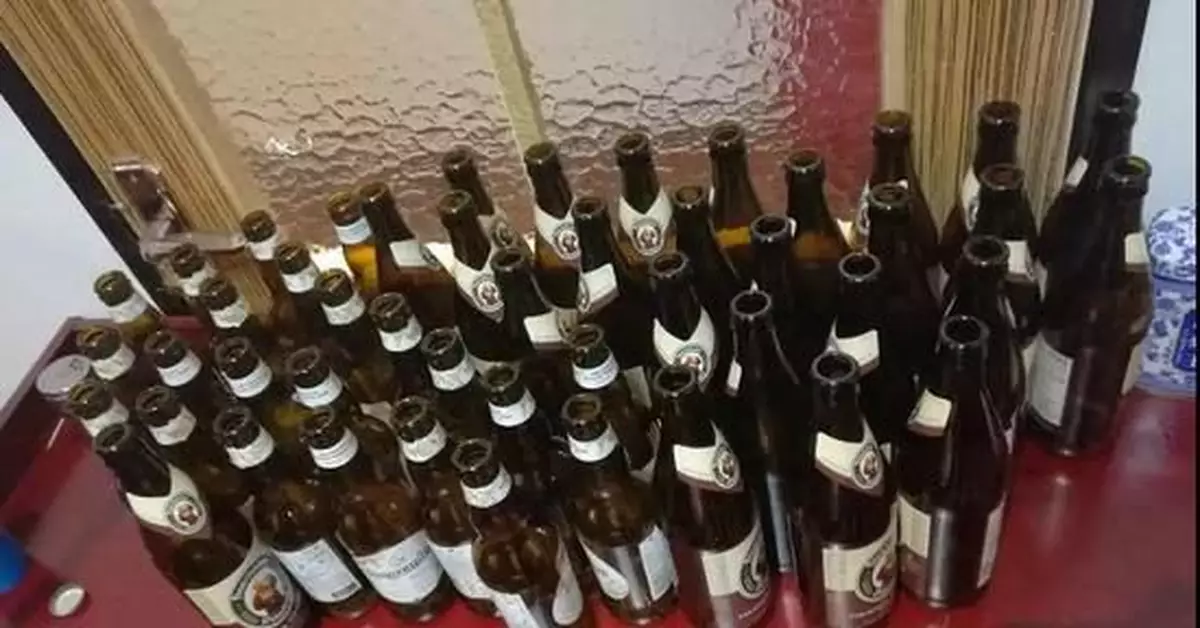 27歲帥小伙一晚喝下60瓶啤酒 血變白色險喪命