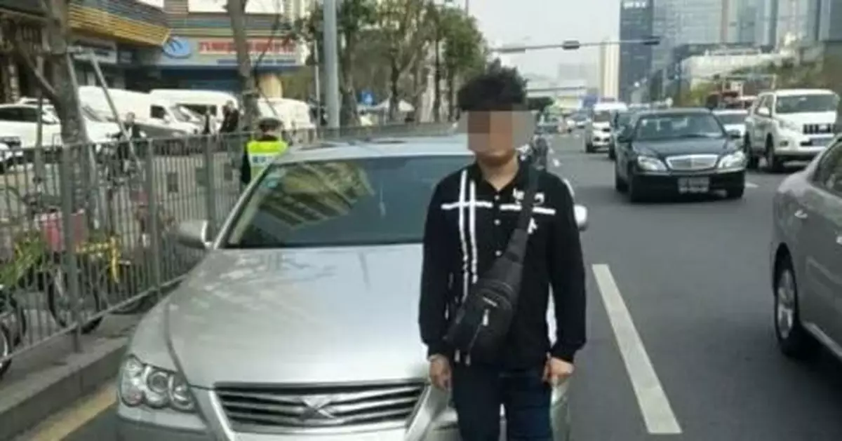 深圳男子被抓 懷有身孕的女友隔著鐵門嚎啕大哭