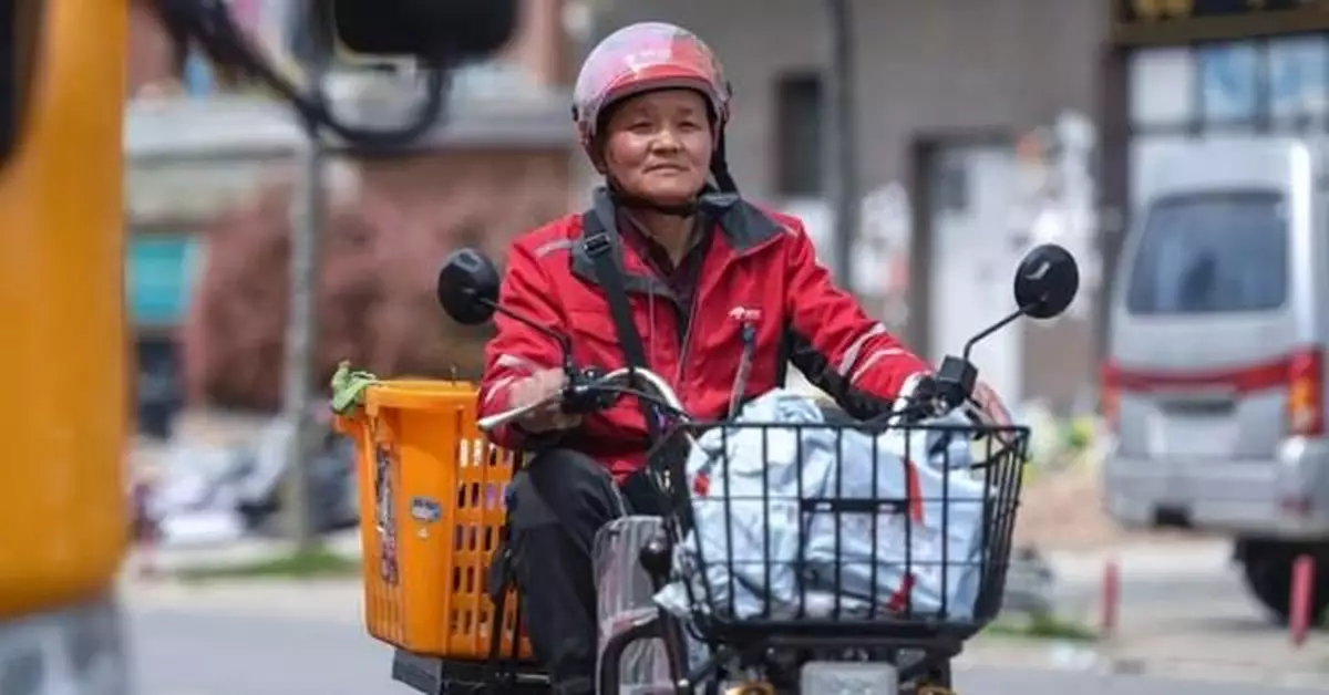 最硬核快遞哥：家裏有十幾套房 卻起早貪黑送快遞