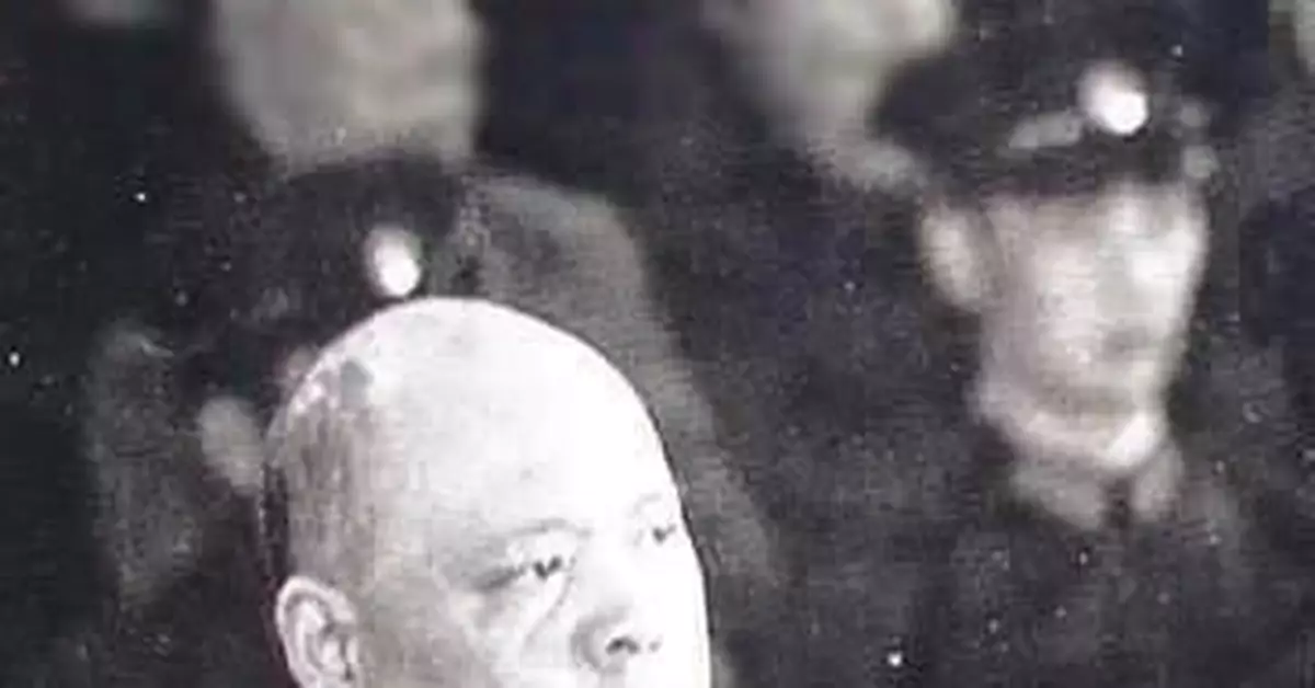 姚文元曾打算在毛澤東逝世後脫離「四人幫」？