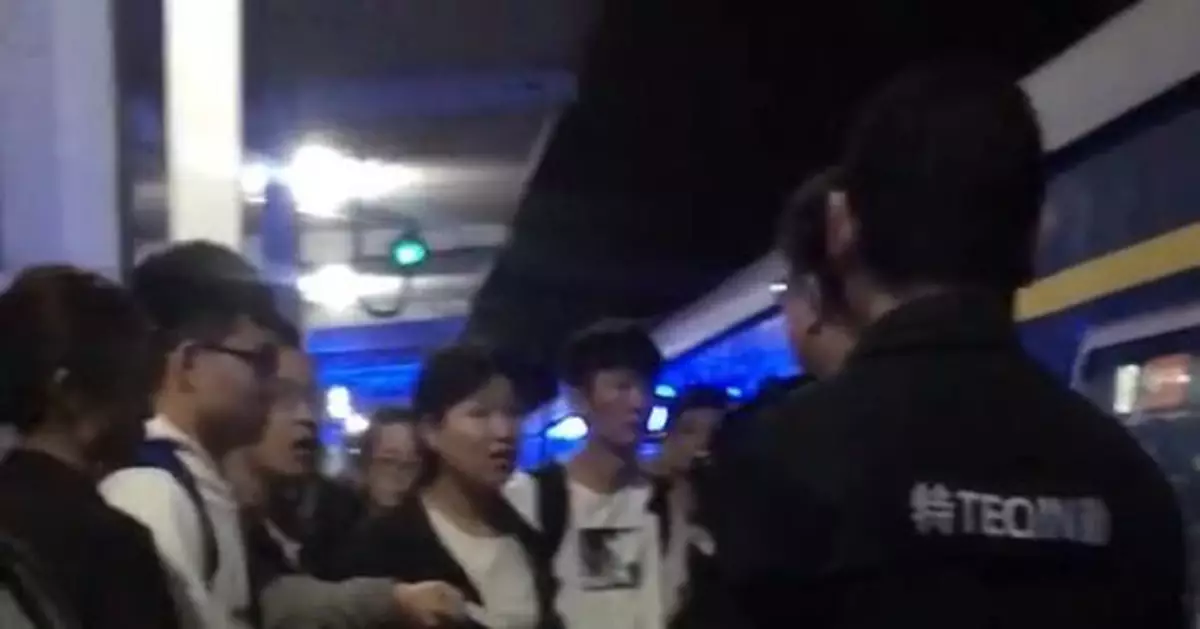 乘客買票卻上不了火車 媒體:為啥守規矩還要吃虧?