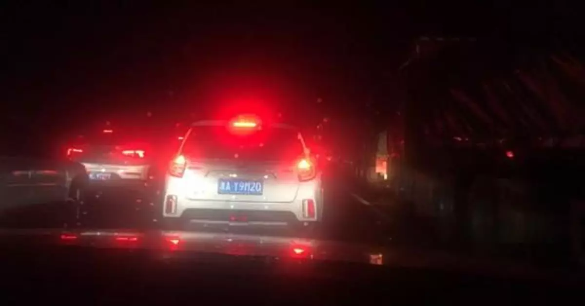 深夜出城大軍哀嚎：乾糧吃光了 尿不濕忘帶了