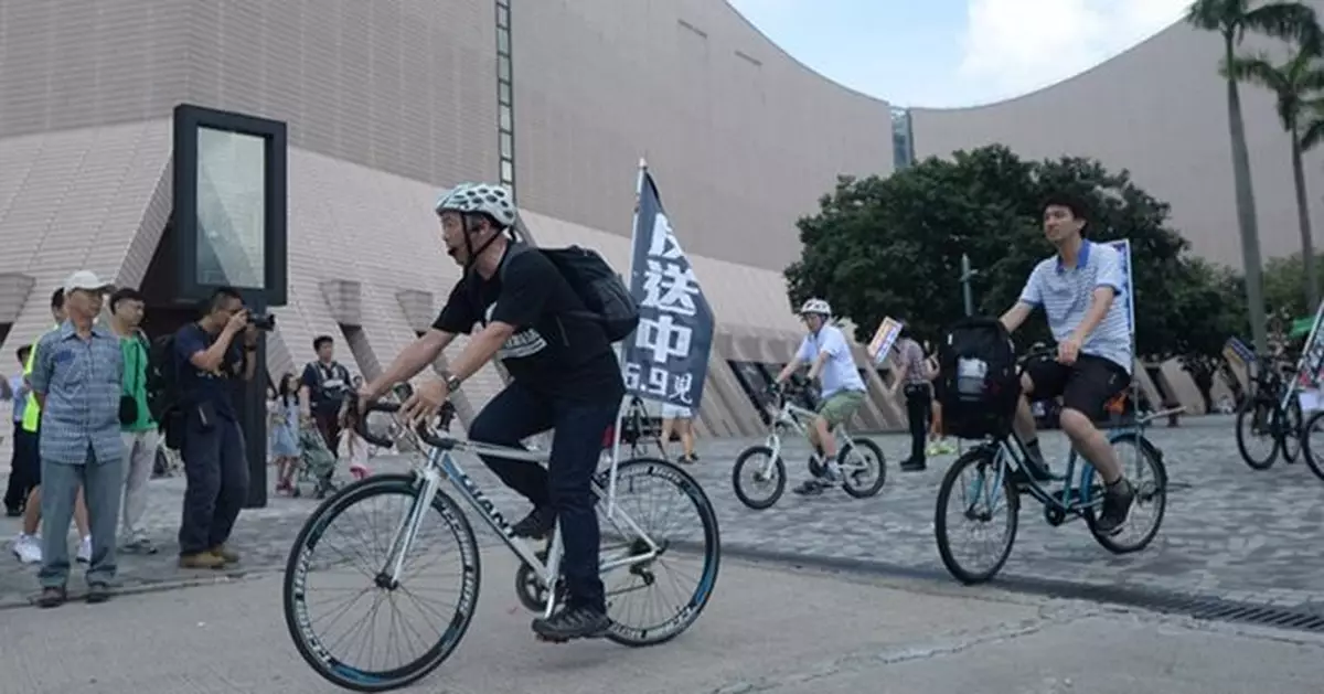 胡志偉單車遊行  籲市民上街反對《逃犯條例》修訂