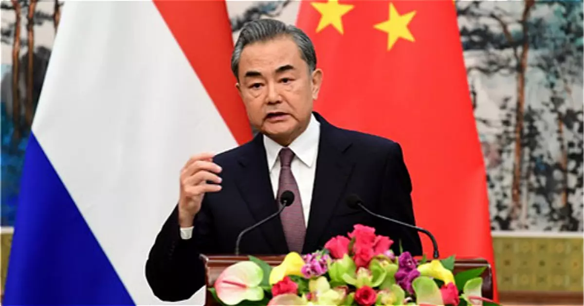指香港事務是中國內政 王毅：請收回你們的黑手