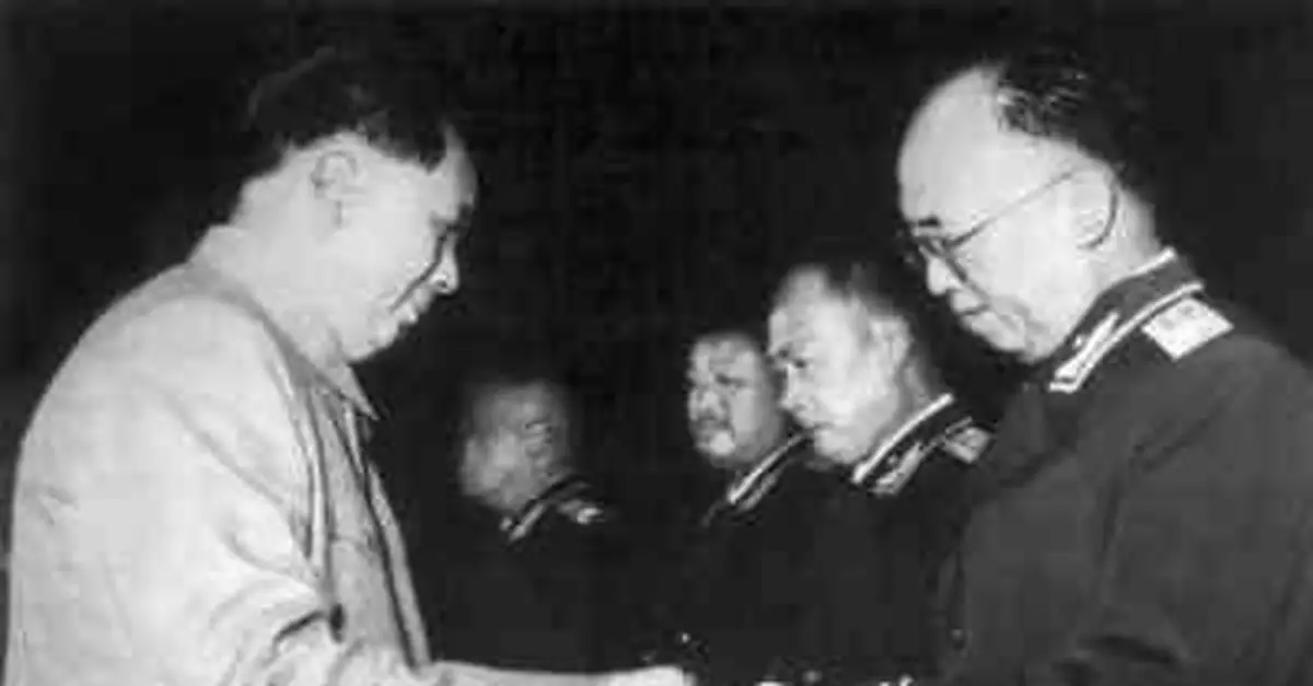 第一批元帥大將評定後，為什麼羅榮桓葉劍英等要求降銜？