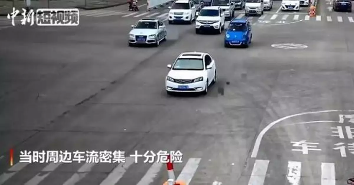 7歲男孩開奧迪上路，家長竟發朋友圈炫耀……