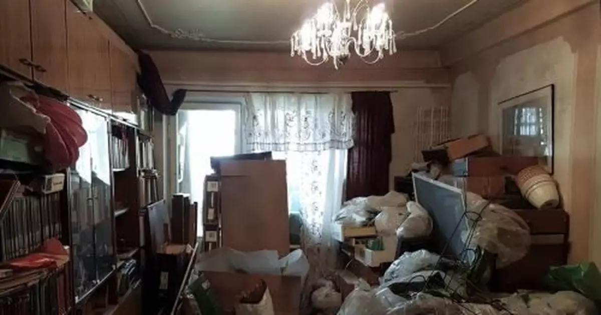 14年沒掃房 網紅大掃除驚見活X