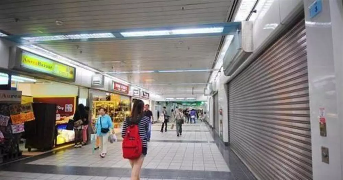 捷運偷拍裙底風光 阿兵哥遭辣妹活逮