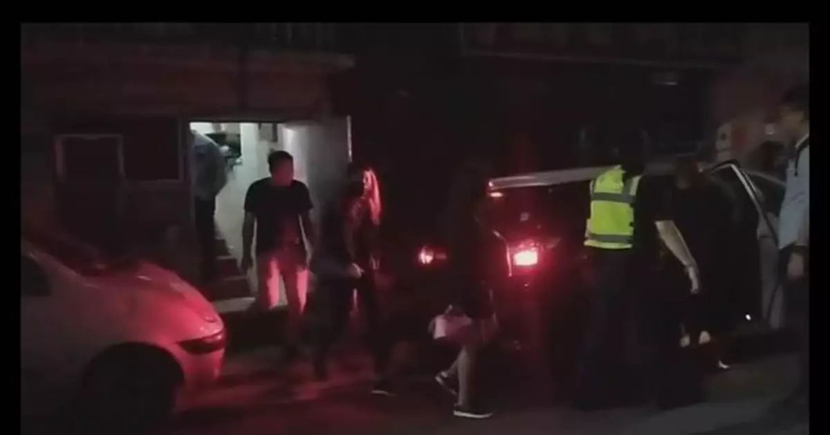 知名紅燈區 警再抓火辣外籍賣淫女子