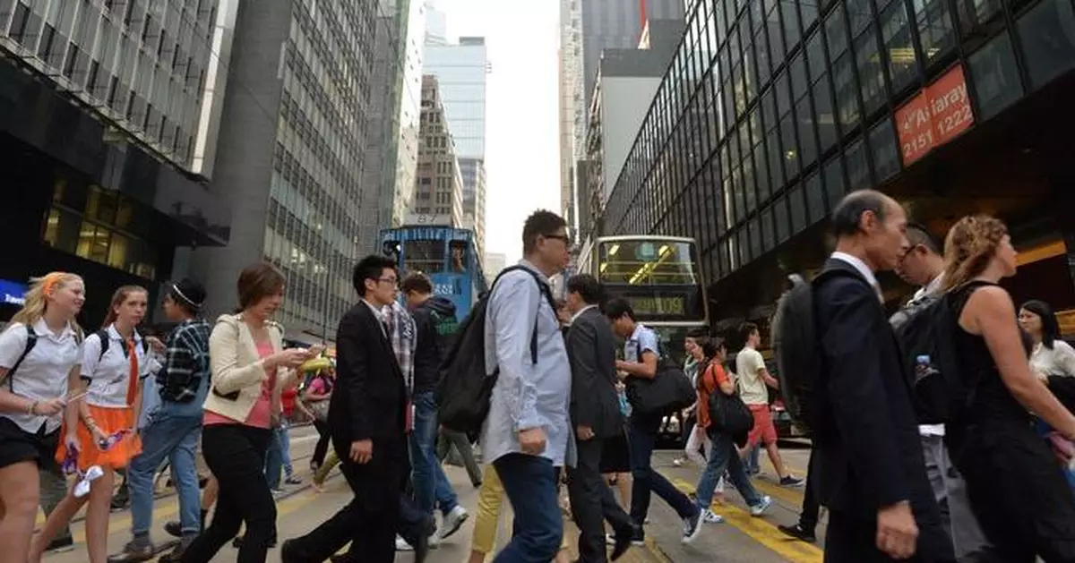 港人移民查詢增兩倍 30至50歲中產居多