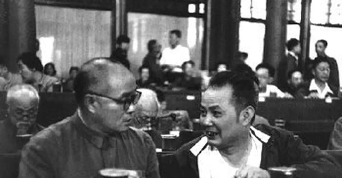 葉劍英逆風中盛讚劉伯承：他是國家和人民的寶貝