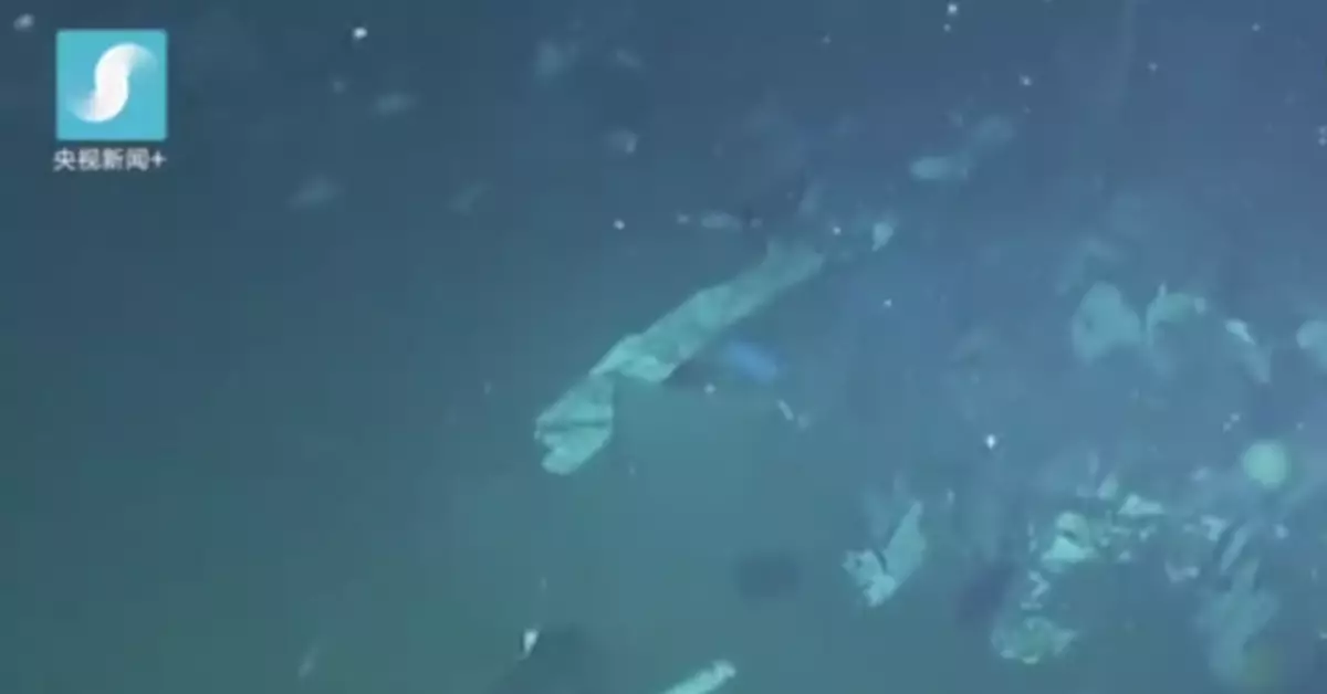 震驚！「深海勇士」首次曝光海底巨型垃圾場(圖)