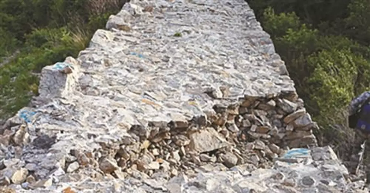 北京昌平明長城牆疑似遭人為破壞 城牆被「開口」