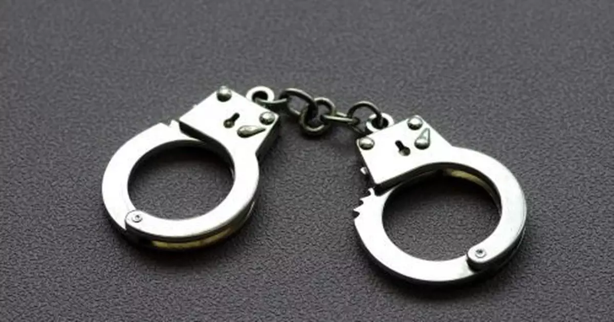 18歲男孩殺害表叔獲刑15年:總搶我約到的妹子