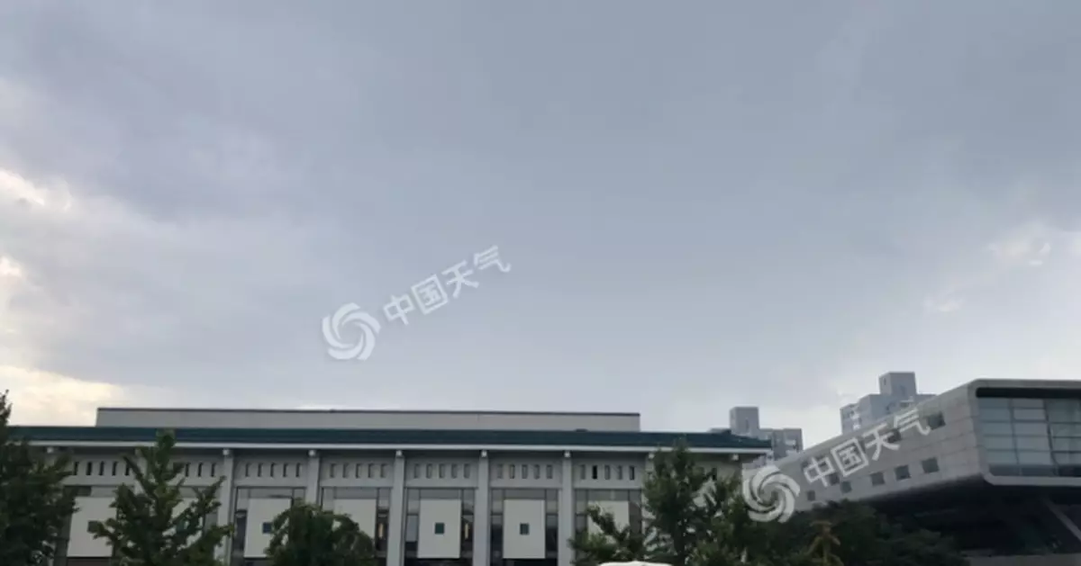 北京多區發佈冰雹雷電預警 或影響晚高峰出行