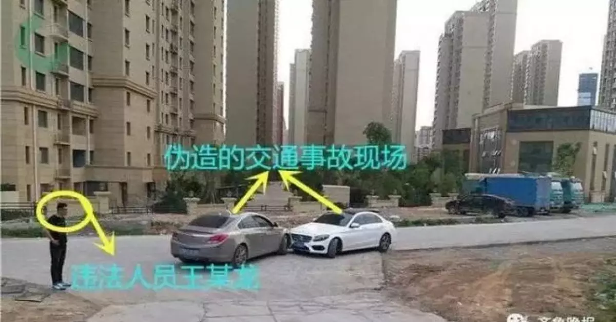 姐弟倆開賓士別克互撞！原因令人無語…