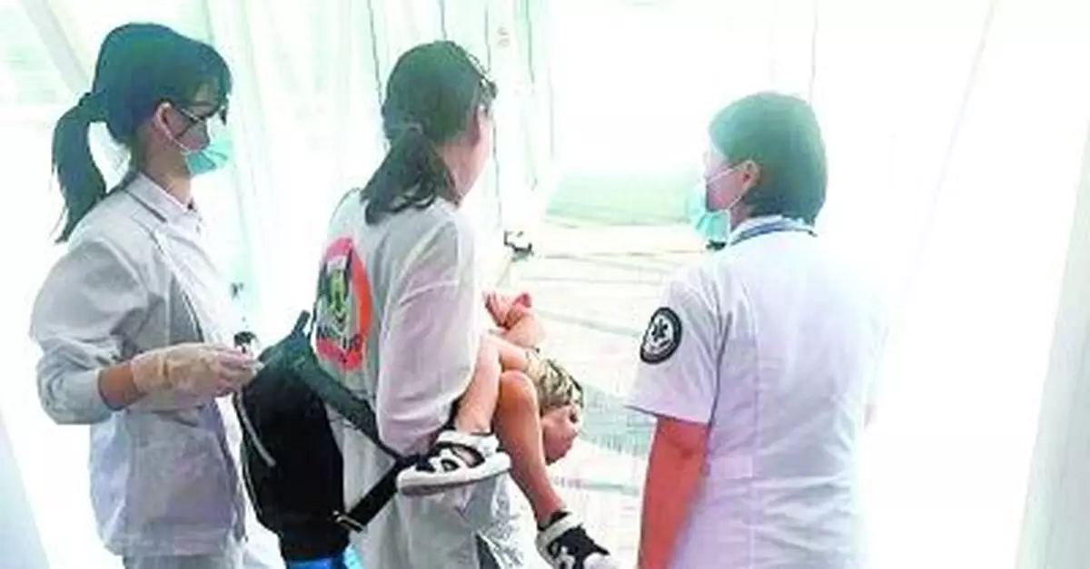 飛機上3歲小孩呼吸驟停 空中急救2分鐘後暫時脫險