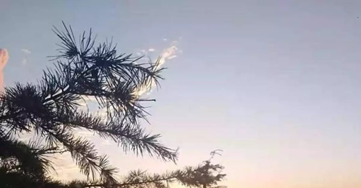 江西九江廬山現「雙日同輝」罕見景觀(圖)