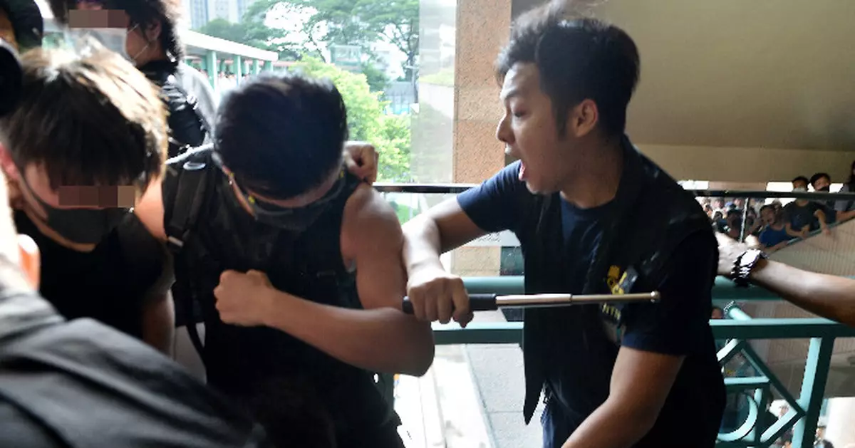報道指警方購新伸縮警棍 供警休班時執行職務