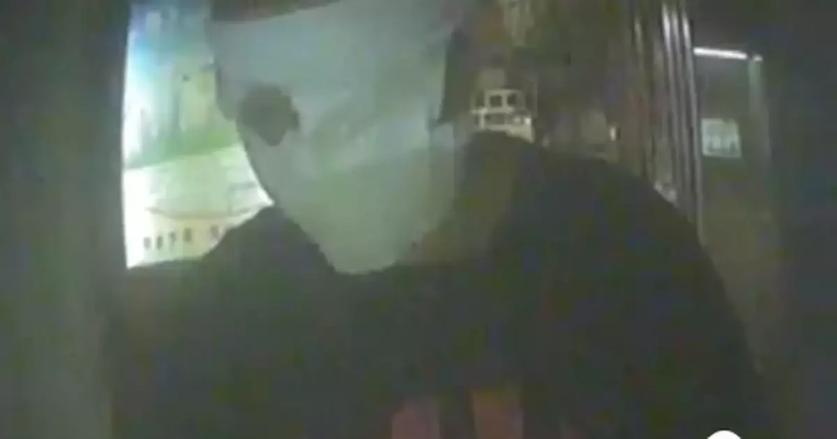 你是來搞笑的？搶劫計程車，頭戴紙尿褲到銀行取錢