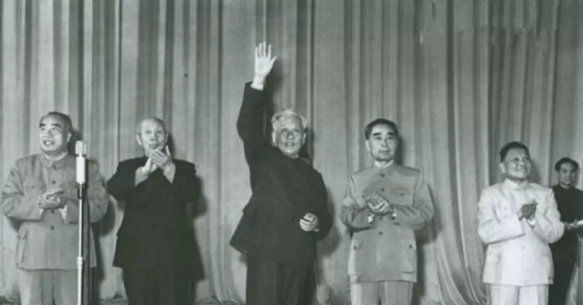 1964年劉少奇因何吩咐毛澤東：參會別發言