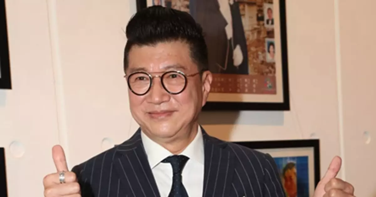 擔任亞姐司儀 李道洪：機票飯盒都自備