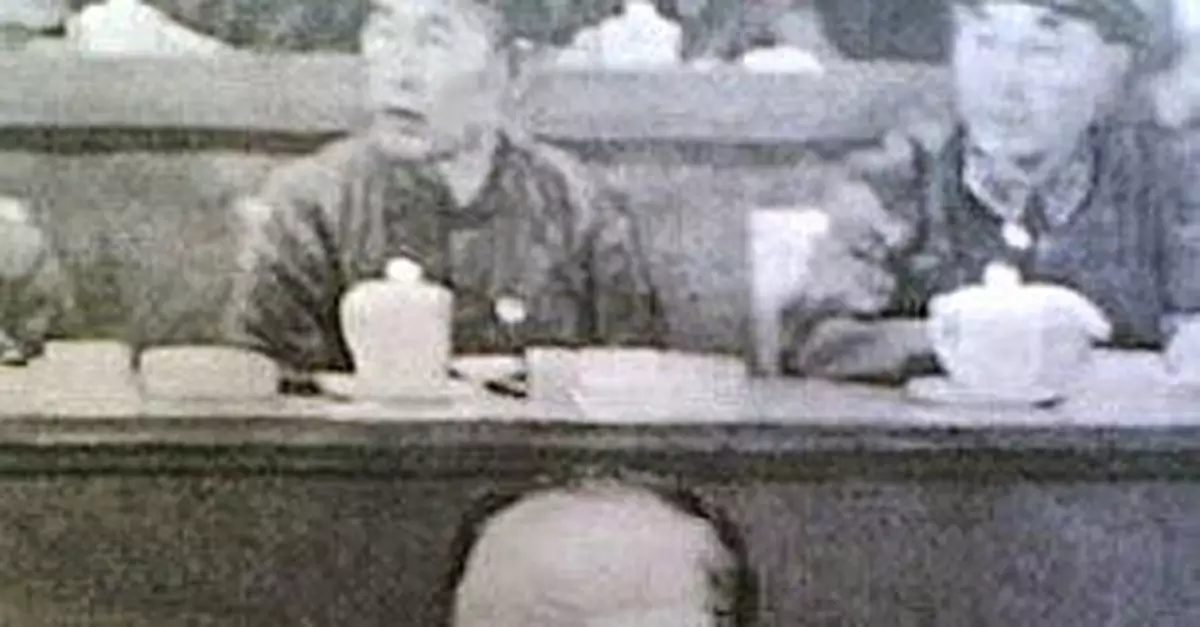 康生對江青的態度急轉直下:因主席送的5個粘玉米?