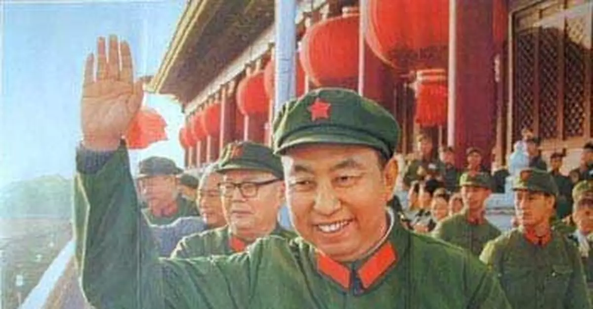 從歷史看鄧小平與華國鋒鬥爭的政治藝術(圖)