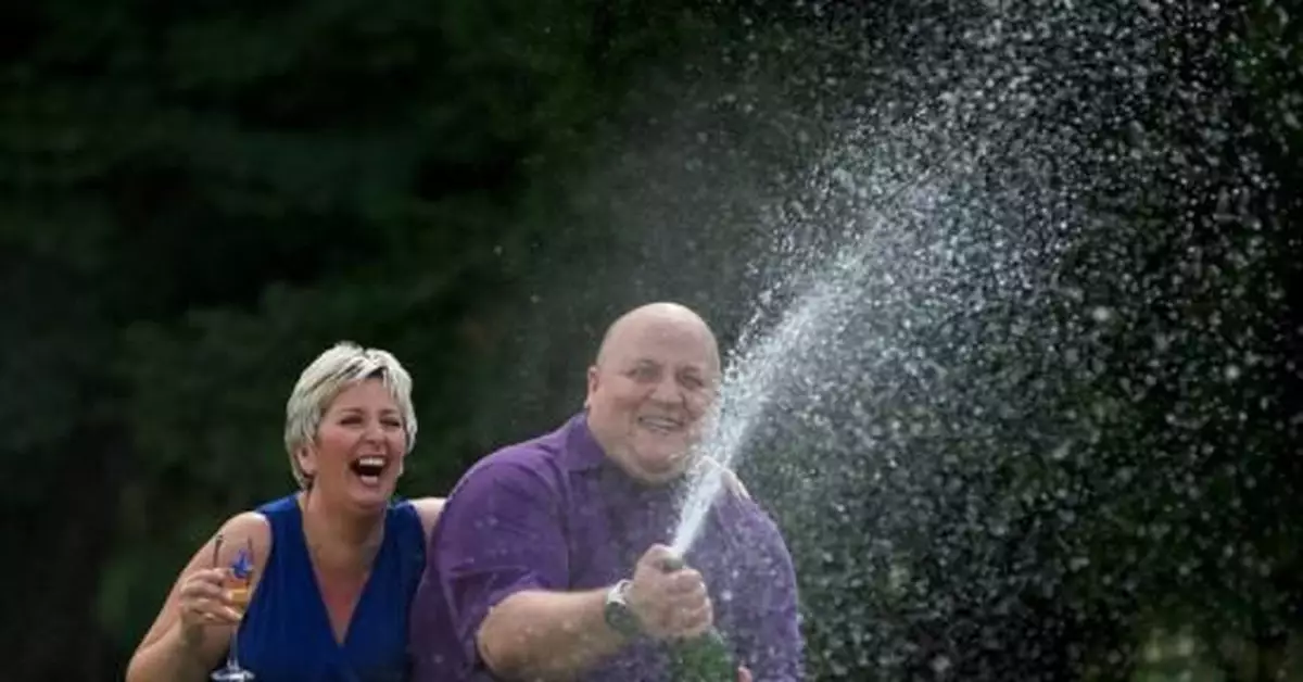 錦鯉來了！英國開出1.7億英鎊彩票大獎 創新高(圖)