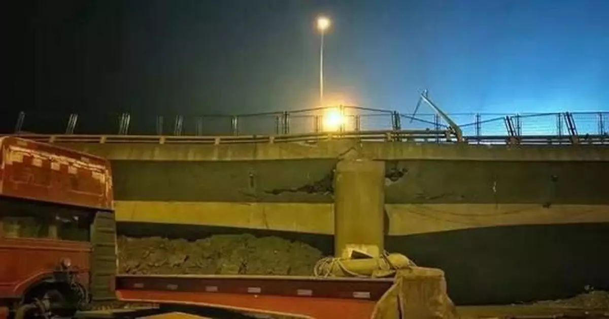 直擊無錫跨橋側翻：這一夜救援 他們徹夜未眠