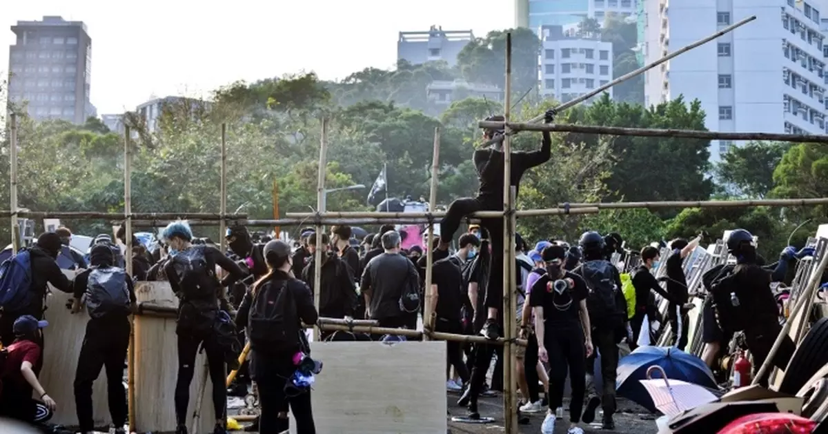 指外來蒙面人入實驗室盜危險品 段祟智不排除尋求政府解決中大危機