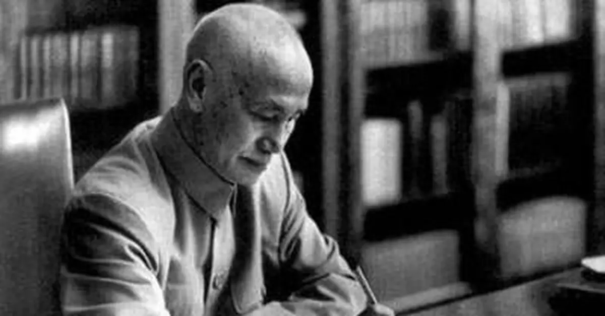 揭秘蔣介石婚外情：宋美齡捉姦抓花丈夫的臉面