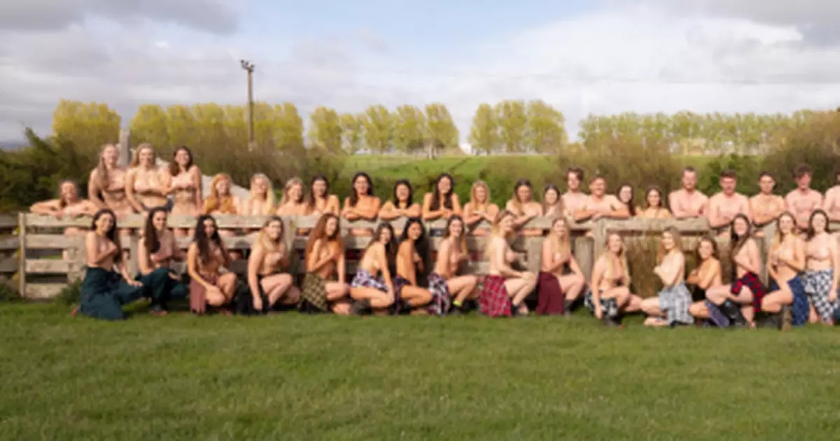 女大生解放三點 全裸寫真全曝光！