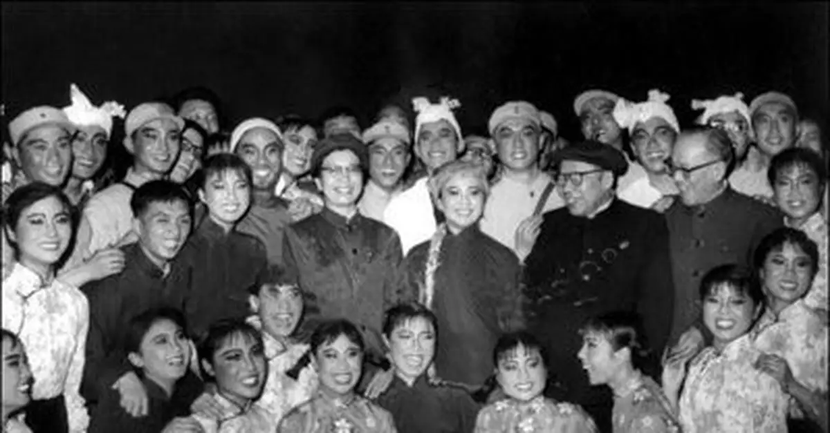 1966年江青插手軍隊文藝內情(組圖)