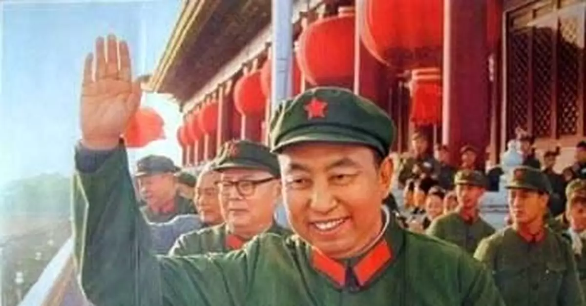 華國鋒為何從繼承人之爭脫穎而出:對手俱傷