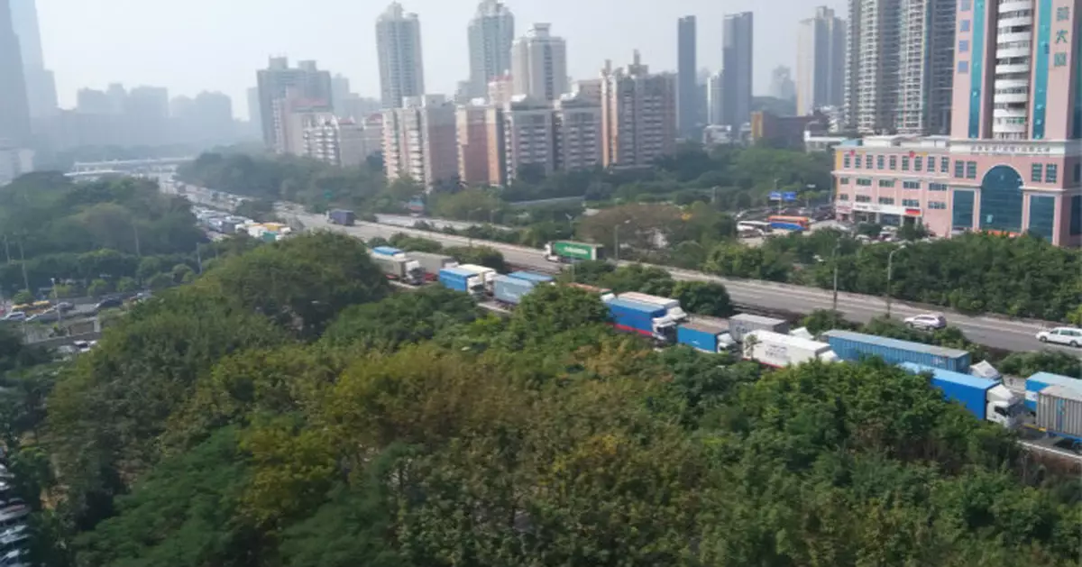 周浩鼎要求澄清中港司機是否要隔離14天 港府消息話司機會獲豁免不影響貨流