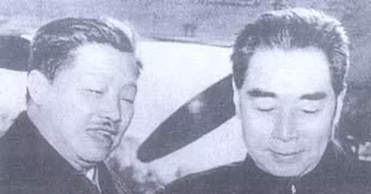 周恩來與賀龍的訣別：拖著病體連續鞠了七個躬