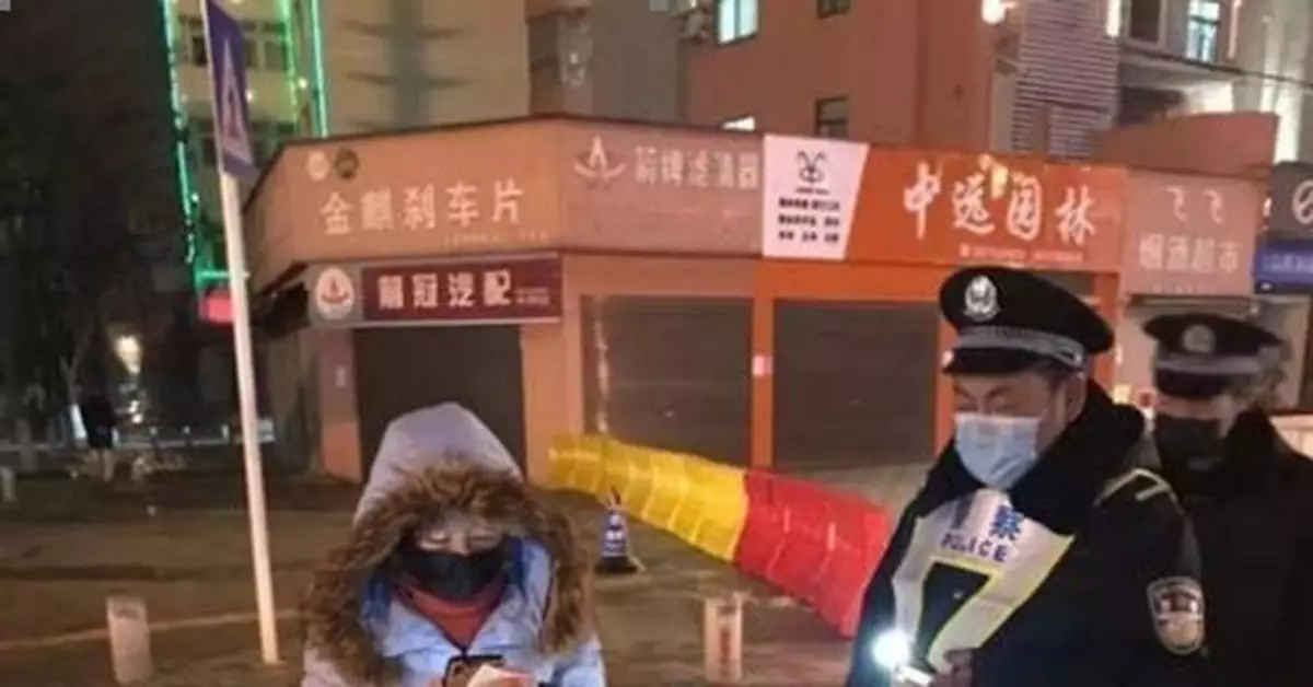 看到你們，我就明白了為什麼武漢是座英雄城