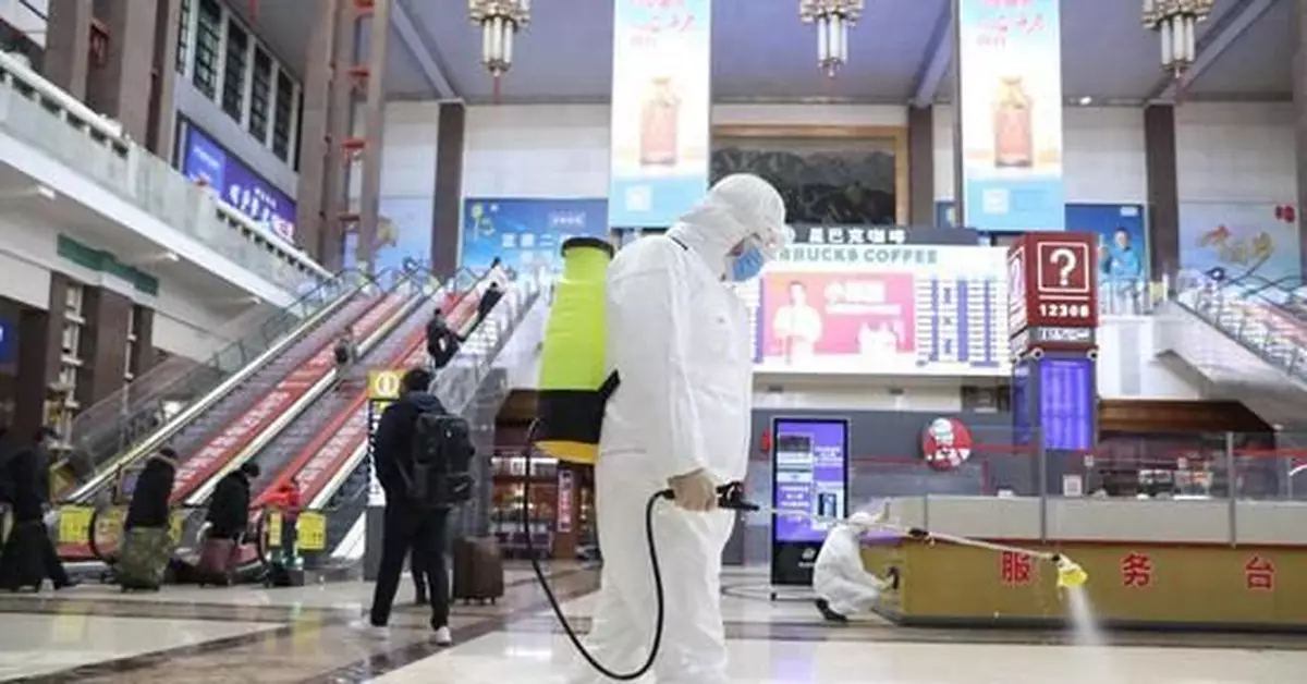 北京站實行無死角消毒防控 候車室3小時消毒一次