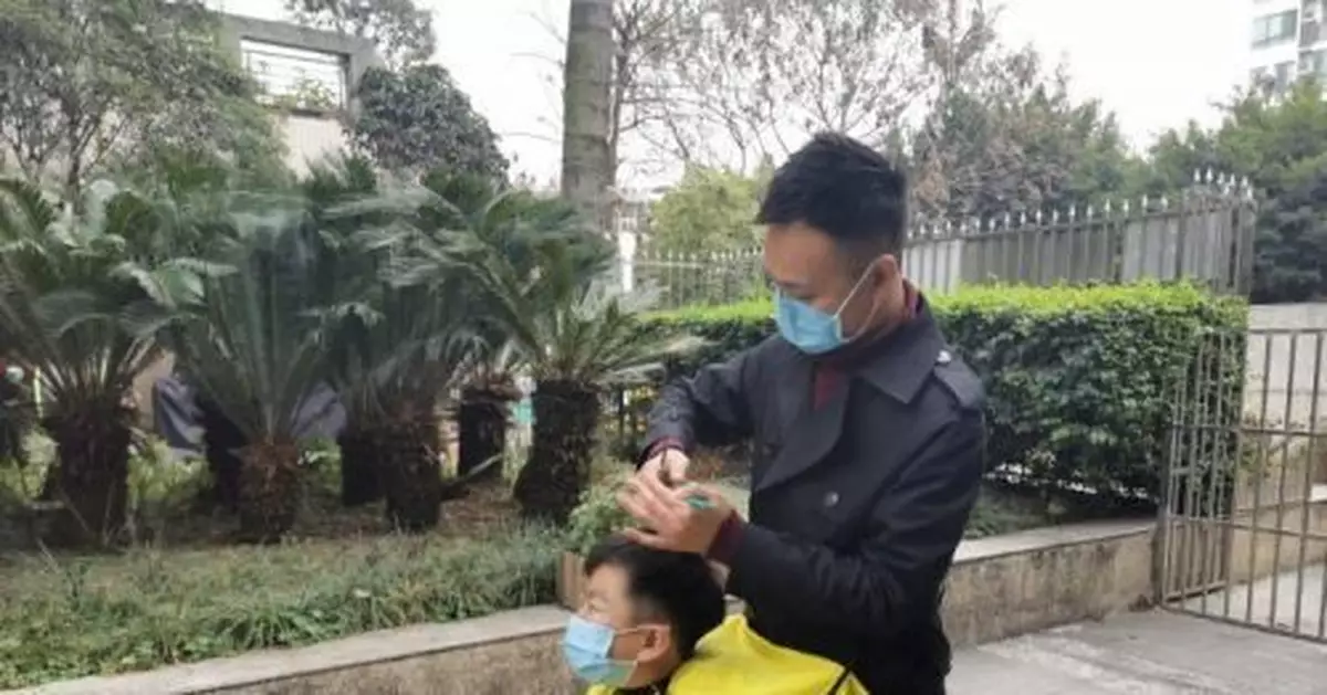 成都一位理髮師疫情期間免費為700多人理髮