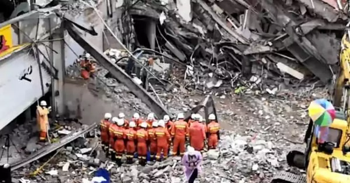 最後一名受困者遇難，消防員現場默哀