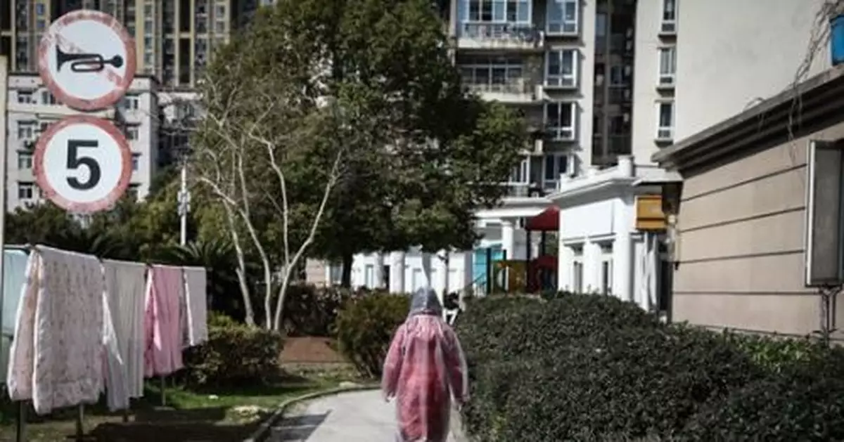 我們一人抱一下，也可以抱住武漢的