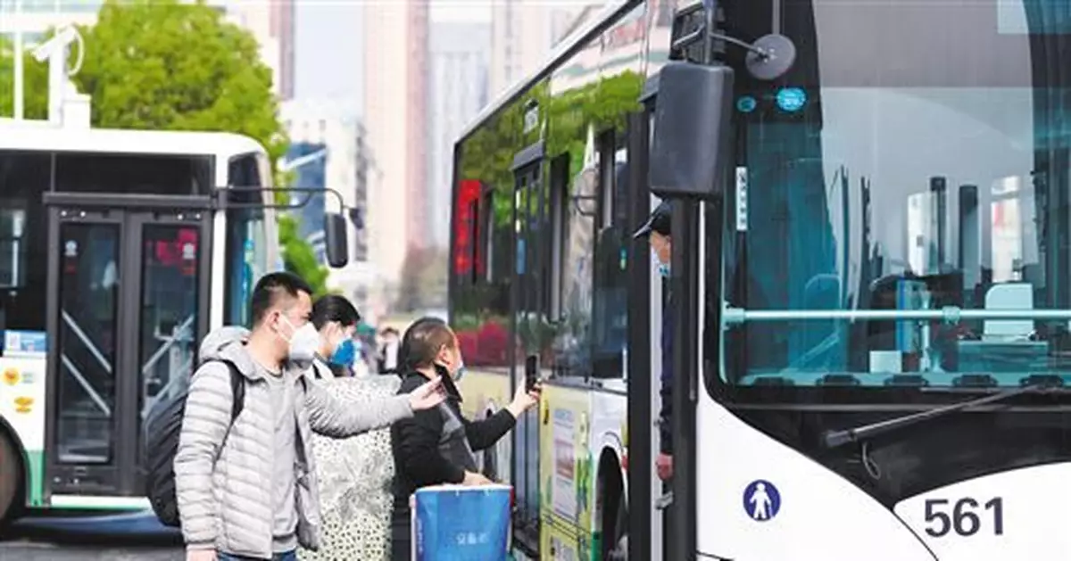 武漢已恢復117條公交線路